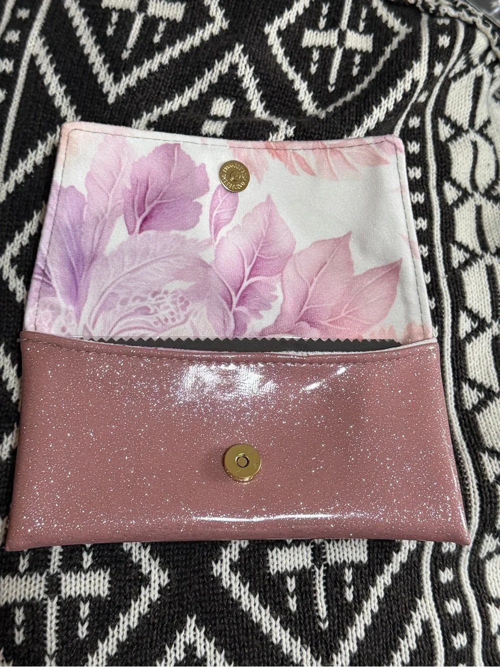 NWT: Makeup Junkie (MJ) Luxe Glitter Ballerina Sunglass Case (soft) DEAL!